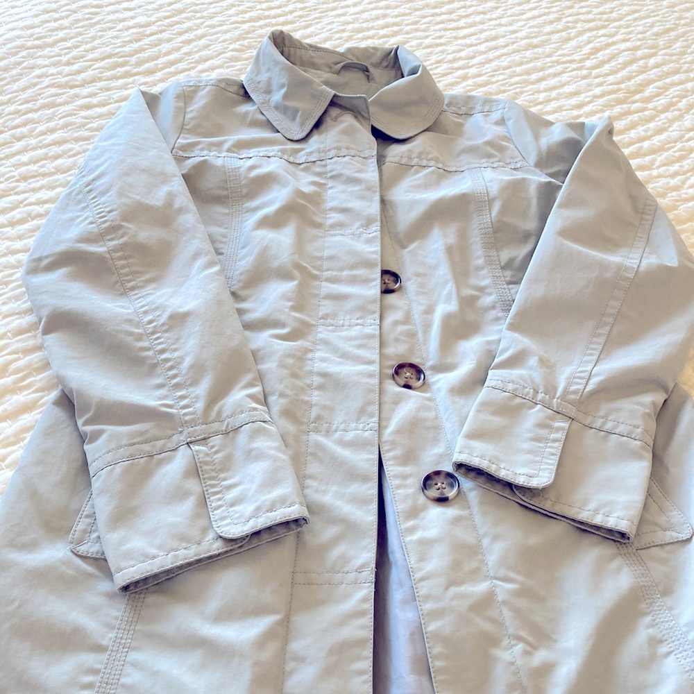 Eddie Bauer light gray raincoat